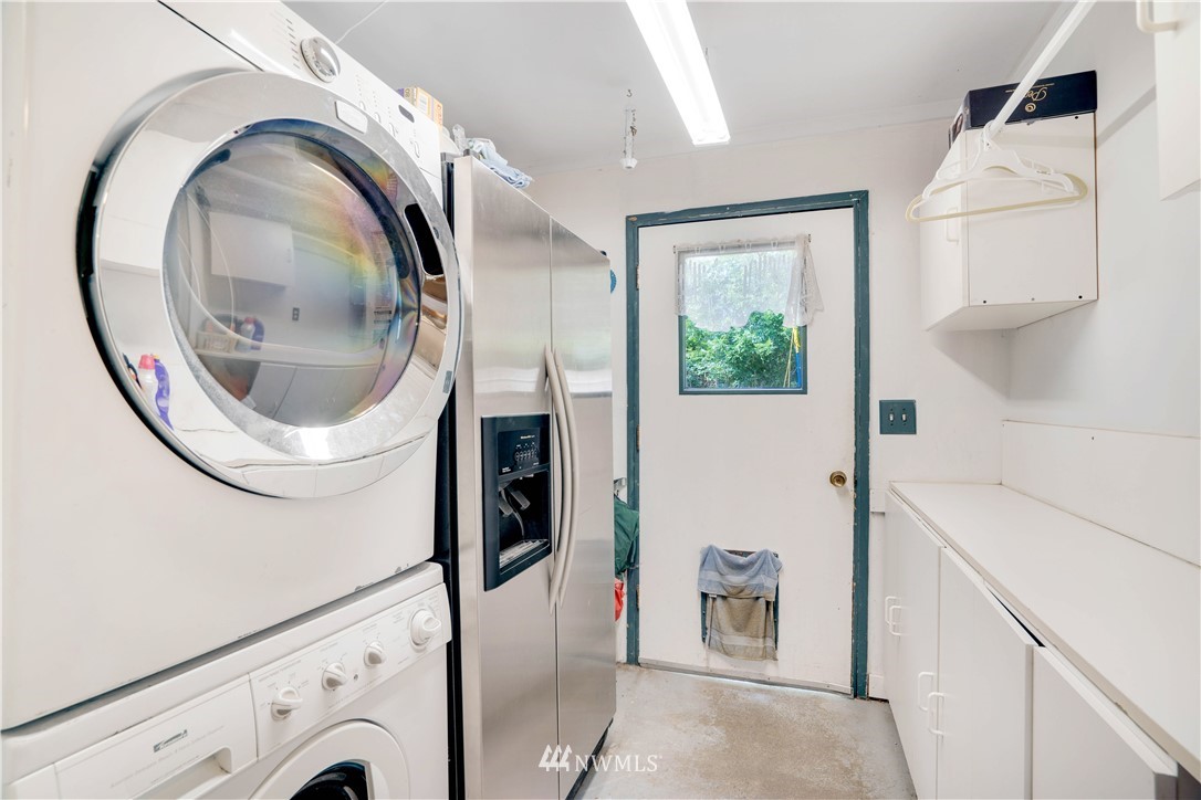 16619 192nd Avenue Southeast Renton, WA 98058 - Photo 14 of 37 a utility room with dryer and washer