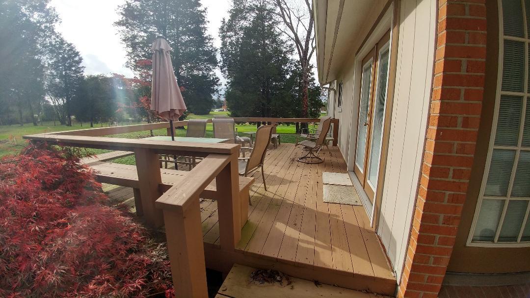 112 Daniel Lane Oak Ridge, TN 37830 - Photo 15 of 19 Deck