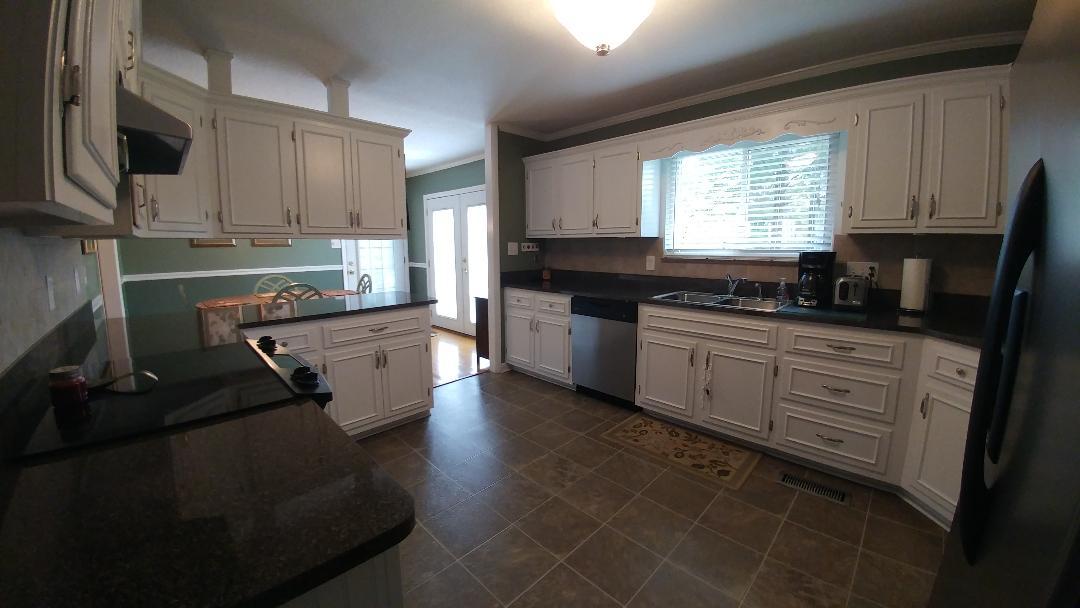 112 Daniel Lane Oak Ridge, TN 37830 - Photo 5 of 19 Kitchen2