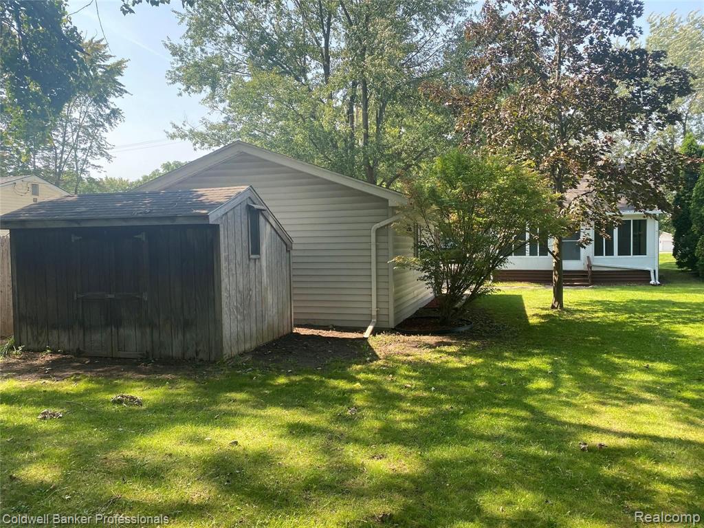 3272 North Genesee Road Flint, MI 48506 - Photo 4 of 14