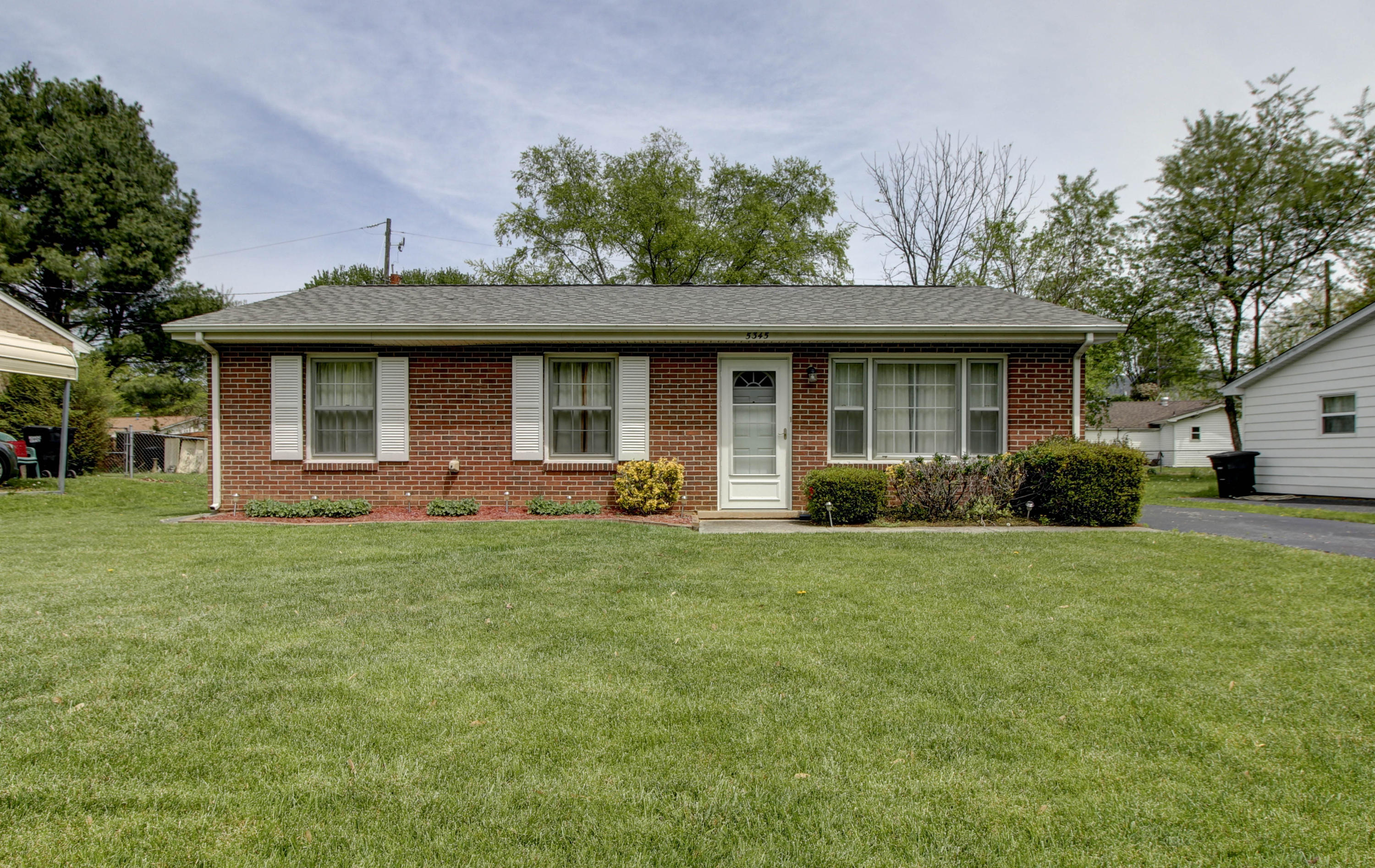 5345 Palm Valley Road Roanoke, VA 24019 - Photo 1 of 20 _MG_9835_36_37_38_39_40_41