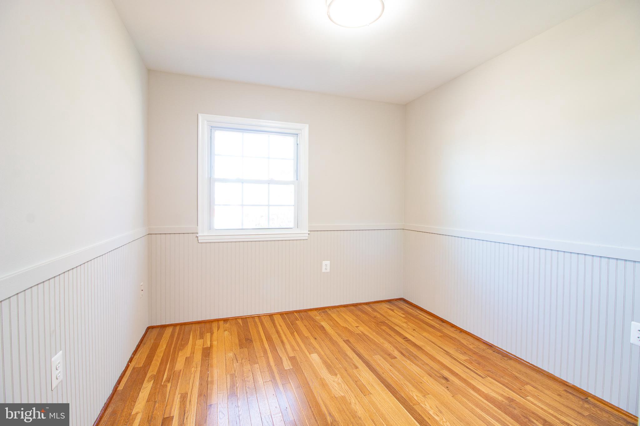 204 Williamsburg Road Sterling, VA 20164 - Photo 13 of 26 3rd Bedroom