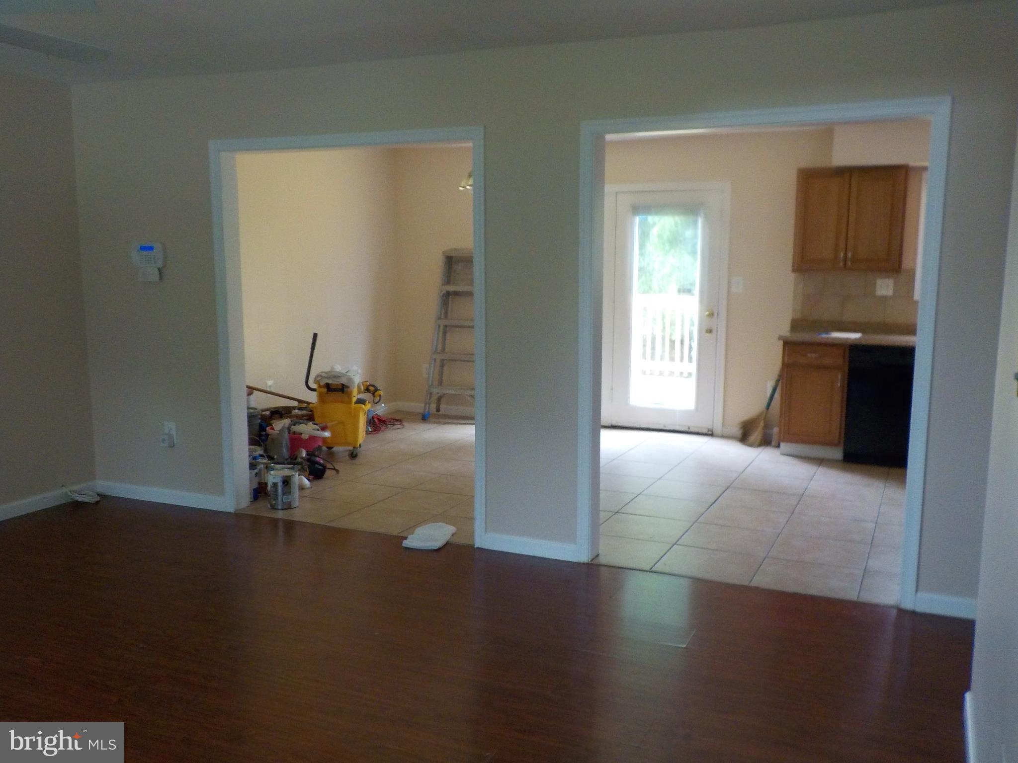 2008 Rolling Rd. Baltimore, MD 21244 - Photo 1 of 21 Living Room