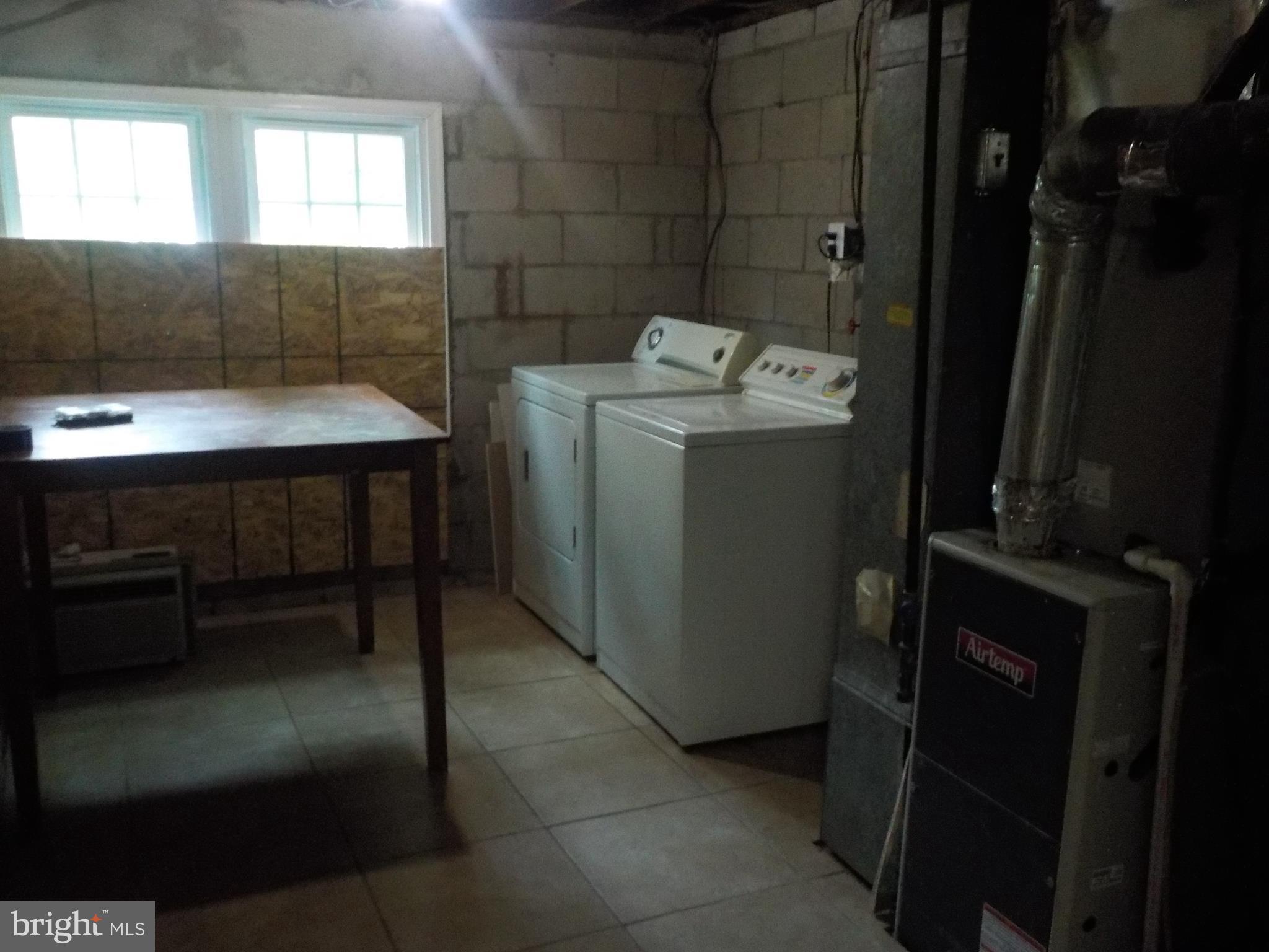 2008 Rolling Rd. Baltimore, MD 21244 - Photo 8 of 21 laundry
