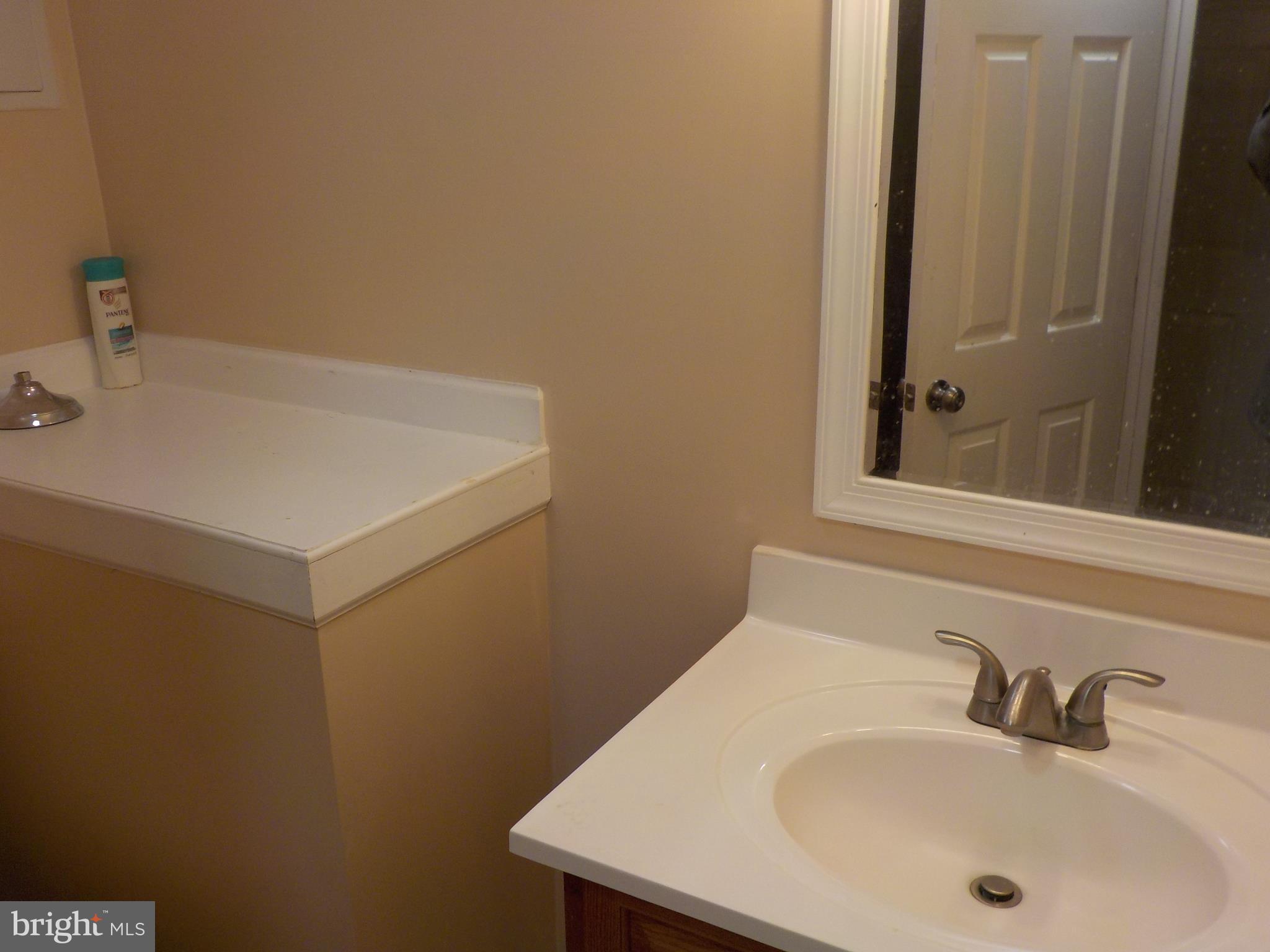 2008 Rolling Rd. Baltimore, MD 21244 - Photo 10 of 21 Bath