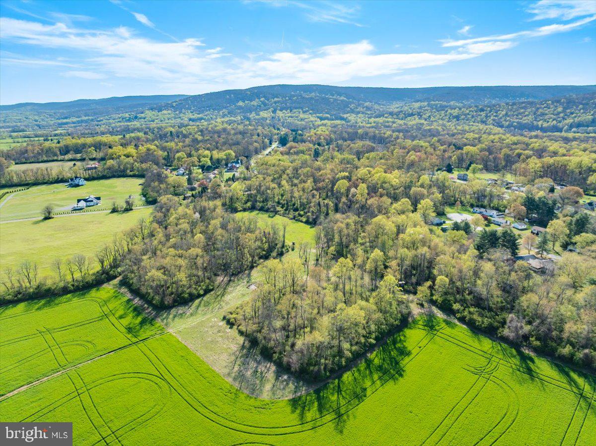 10524 Stull Road Thurmont, MD 21788 - Photo 17 of 91 a view of a city