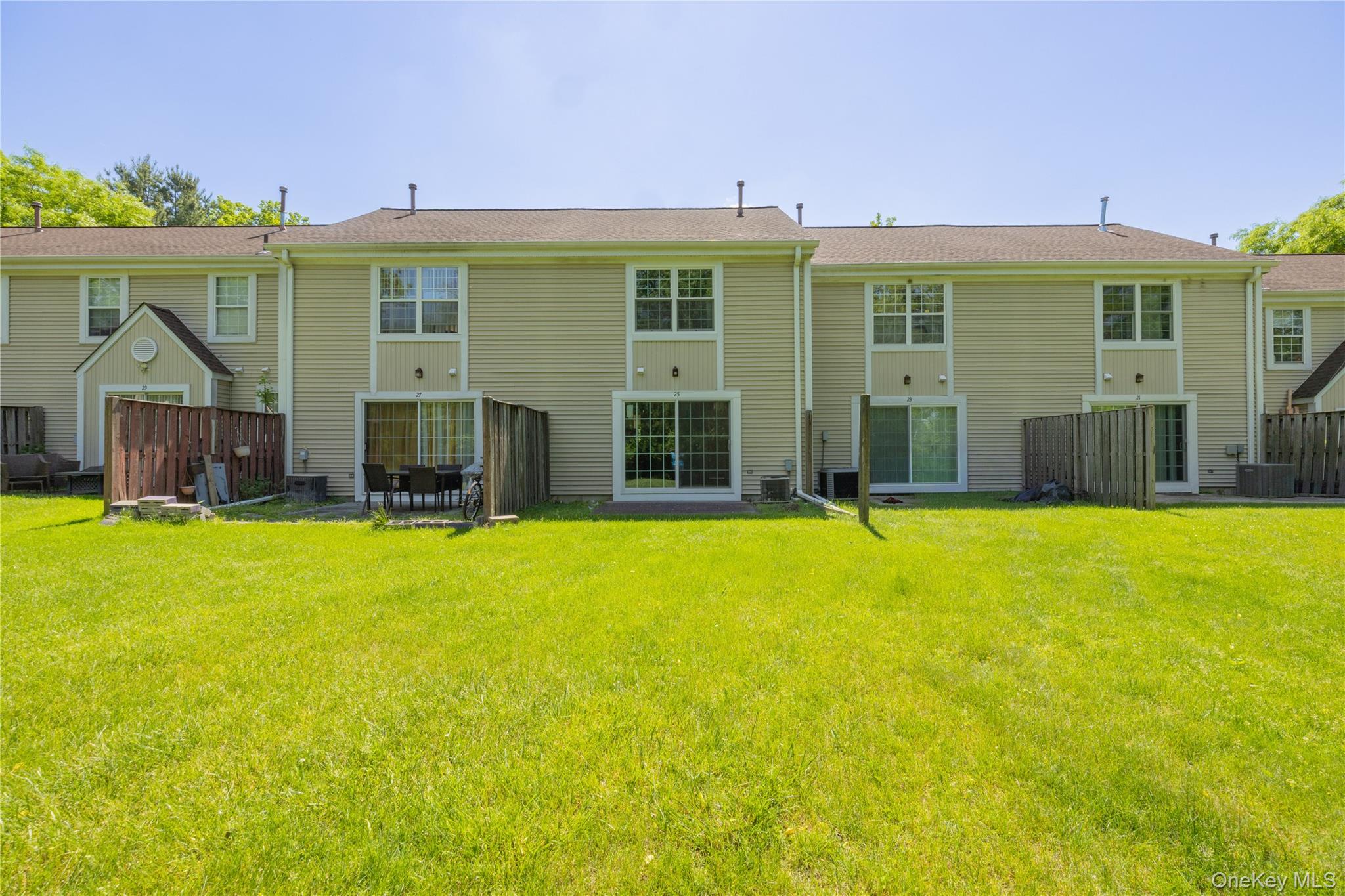 27 Creekside Circle Spring Valley, NY 10977 - Photo 6 of 9