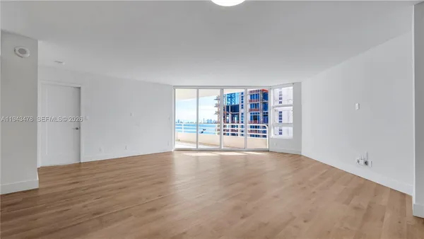 $4,185 | 555 Northeast 34th Street, Unit 2609, Miami, FL 33137