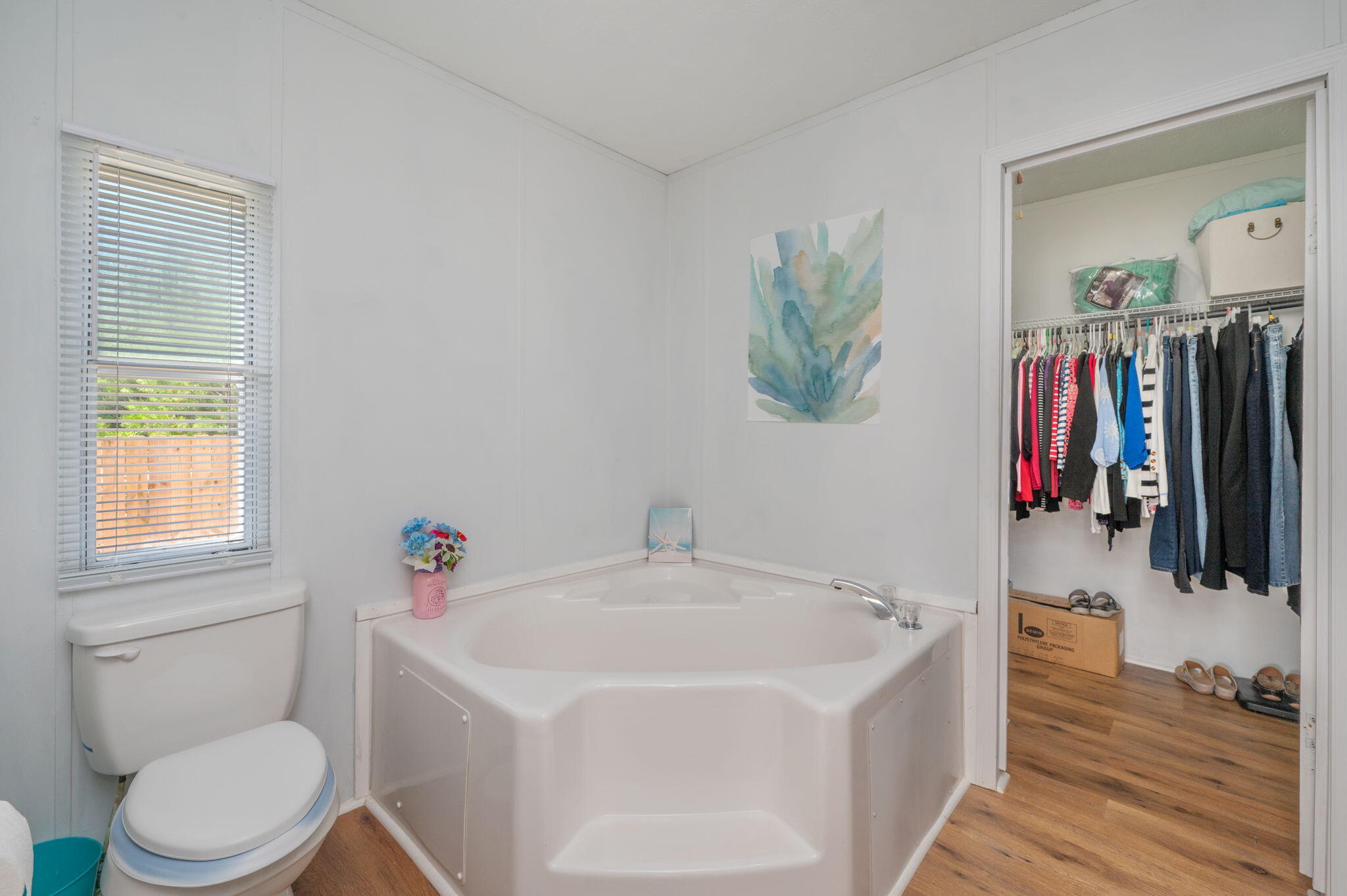 447 Smith Road DeFuniak Springs, FL 32433 - Photo 28 of 39 Master Bathroom