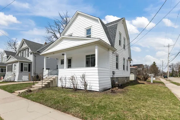 $189,900 | 22 East Melvin Avenue, Oshkosh, WI 54901