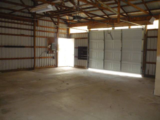 7441 Jordan Yale, MI 48097 - Photo 8 of 8 31093645-7.JPG