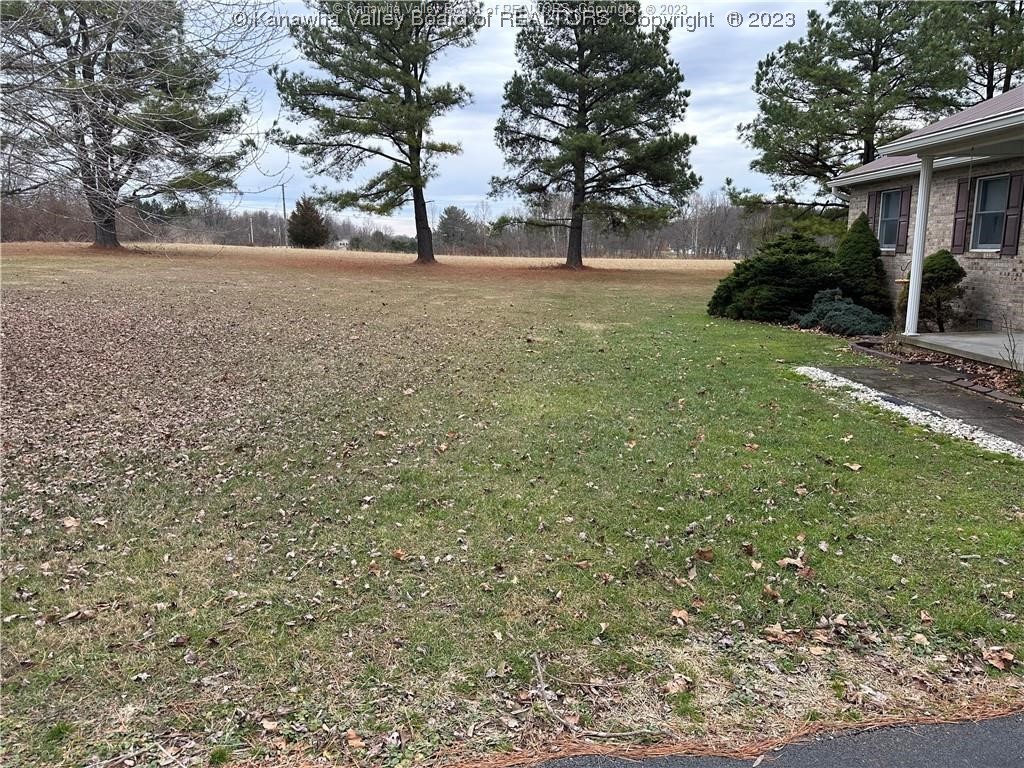 5884 Sandhill Road Point Pleasant, WV 25550 - Photo 9 of 33 Front & Side Yard