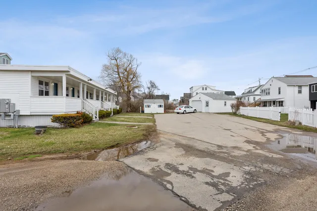 $319,900 | 6 Dingle Road, Unit 5, York, ME 03909