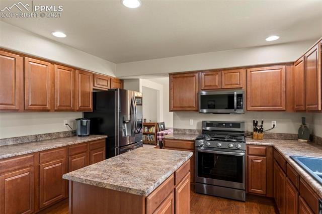 11075 Falling Star Road Fountain, CO 80817 - Photo 10 of 28