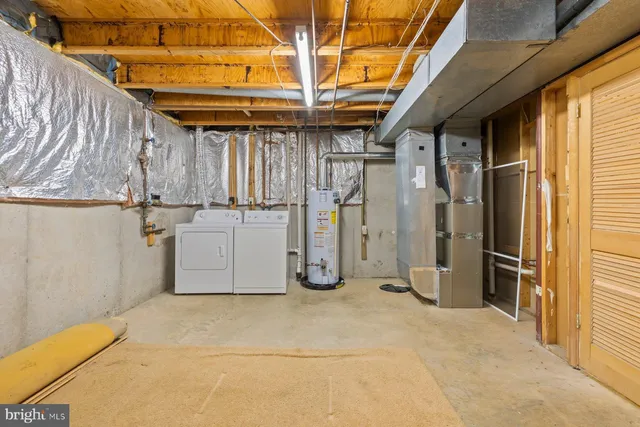 a view of a storage & utility room