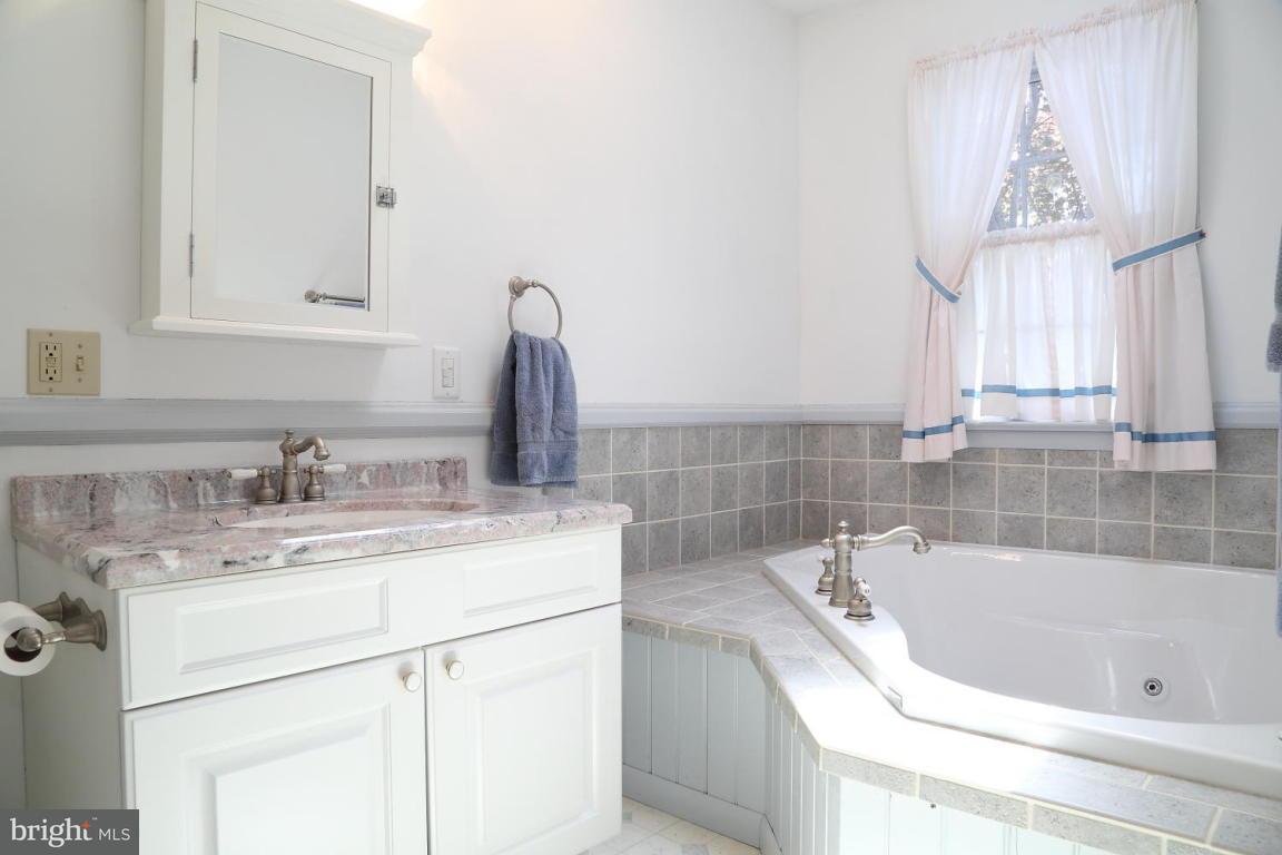 1760 Nolt Road Mount Joy, PA 17552 - Photo 18 of 23 Gallery Image 18