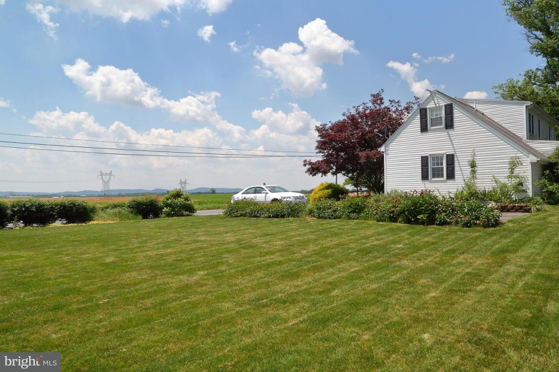 1760 Nolt Road Mount Joy, PA 17552 - Photo 3 of 23 Gallery Image 3