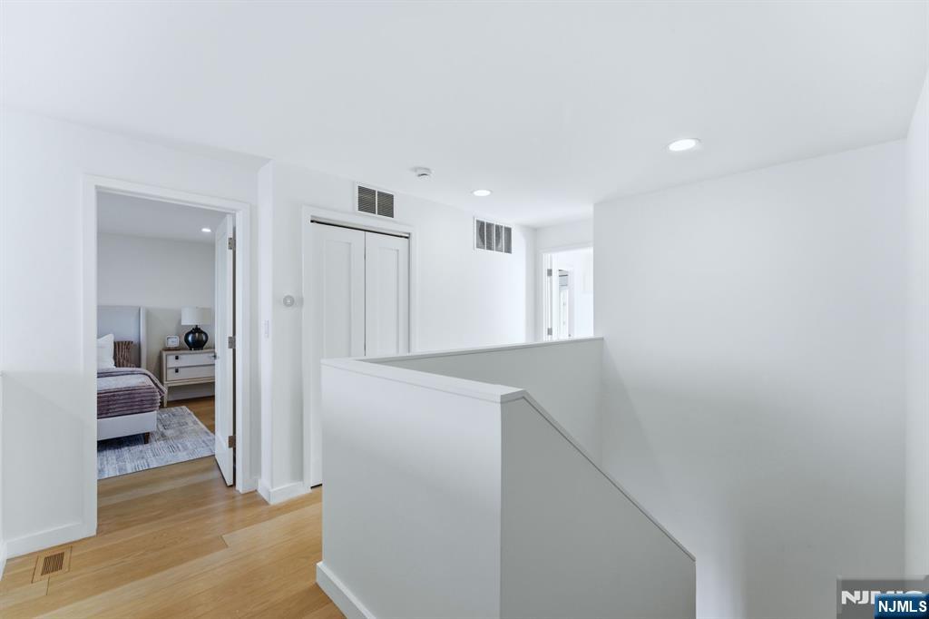 308 Nelson Court Edgewater, NJ 07020 - Photo 19 of 38