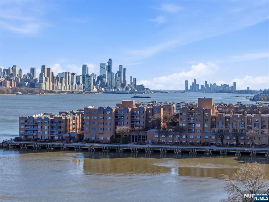 308 Nelson Court Edgewater, NJ 07020 - Photo 35 of 38