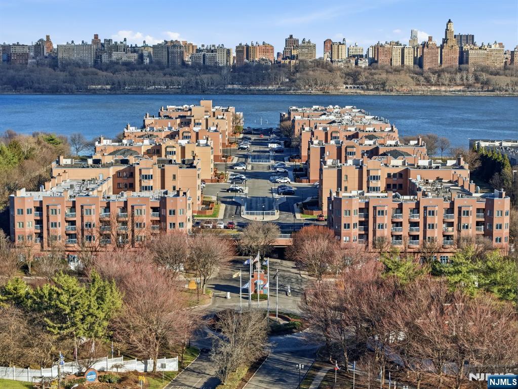 308 Nelson Court Edgewater, NJ 07020 - Photo 37 of 38