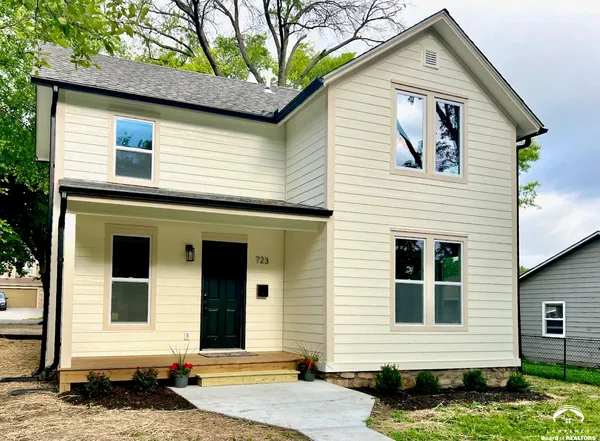 $439,900 | 723 Arkansas Street, Lawrence, KS 66044