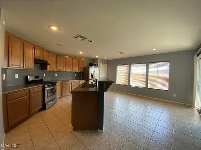 $1,900 | 668 Magrath Street, Las Vegas, NV 89178