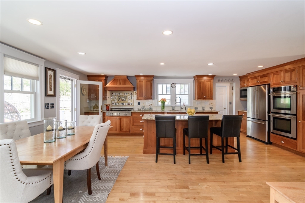 42 Jackson Road Wellesley, MA 02481 - Photo 4 of 16 Gallery Image 4