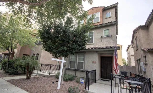 a view of outdoor kitchen outdoor seating and kitchen