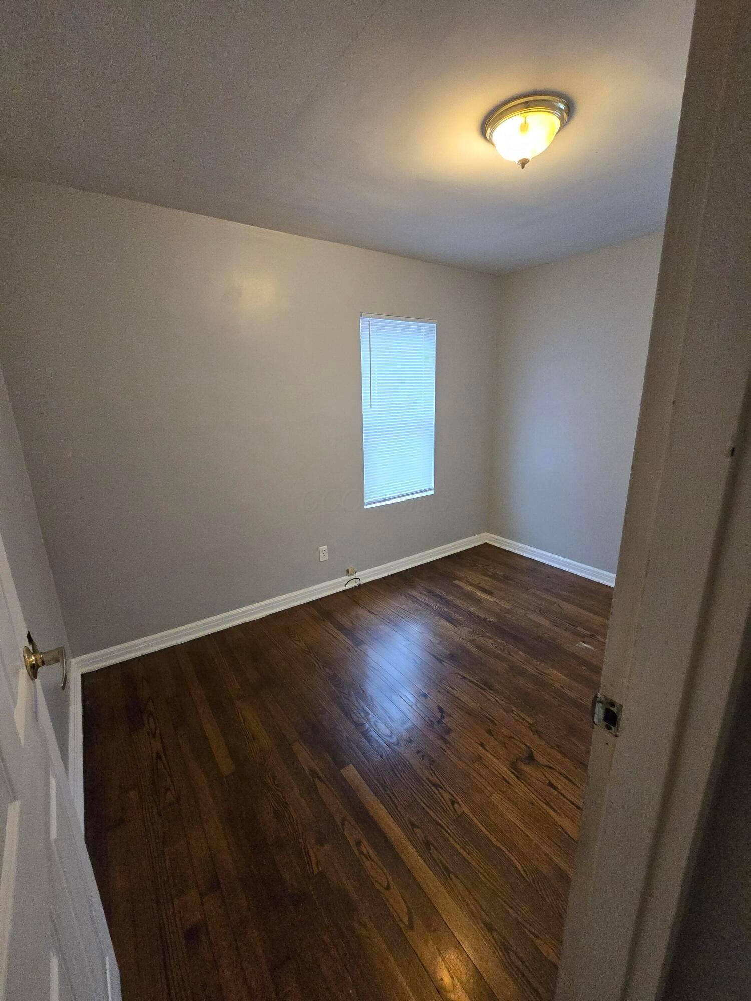 1725 Lancashire Road Columbus, OH 43219 - Photo 8 of 22 20241125_094858