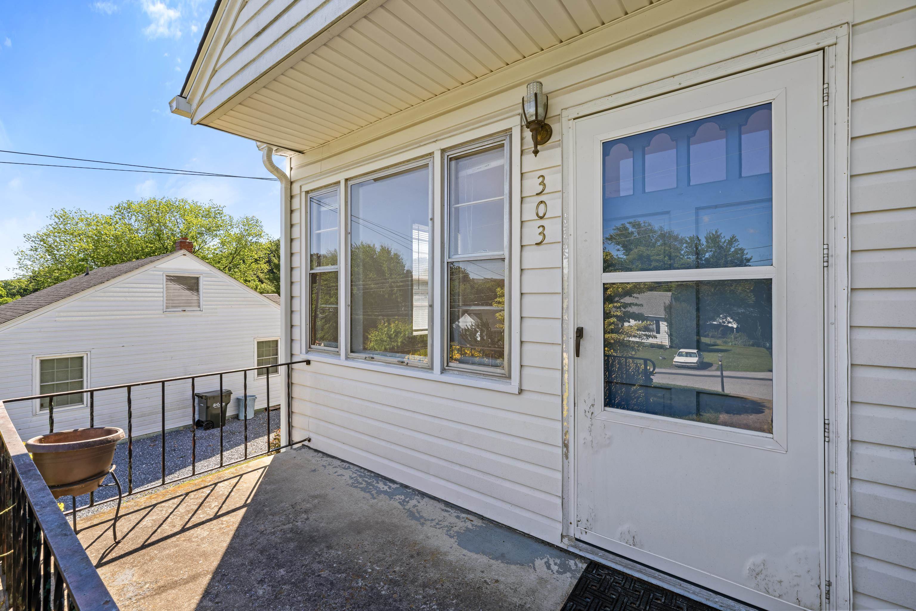 303 Devon Road Staunton, VA 24401 - Photo 7 of 45