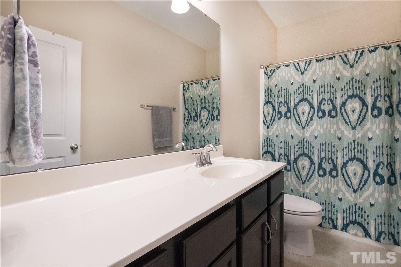 725 Wickham Ridge Road Apex, NC 27539 - Photo 21 of 30 Upstairs Hallway Bathroom
