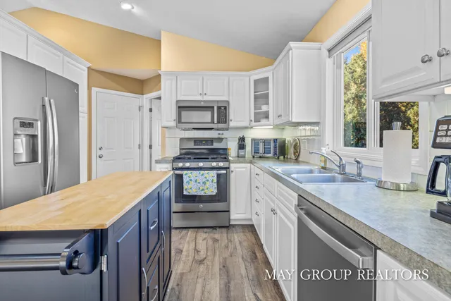 $449,000 | 8735 24th Avenue, Jenison, MI 49428