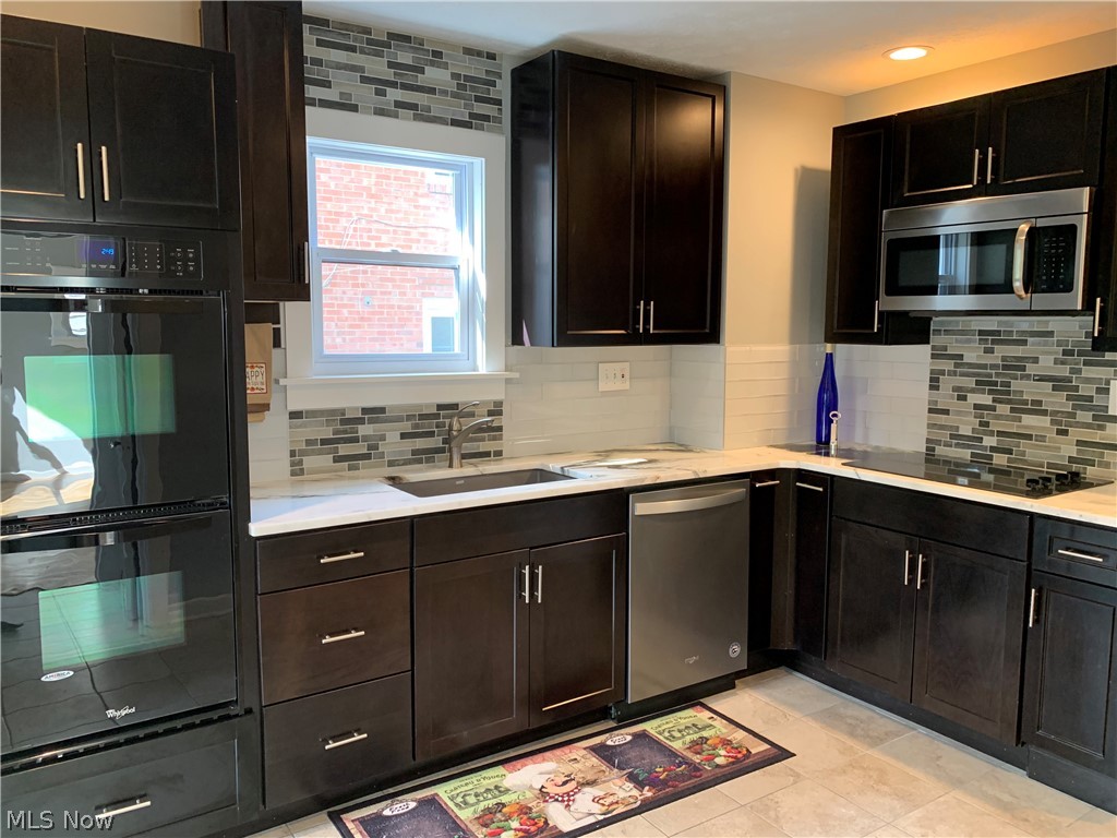 16256 Oakhill Road Cleveland, OH 44112 - Photo 9 of 26