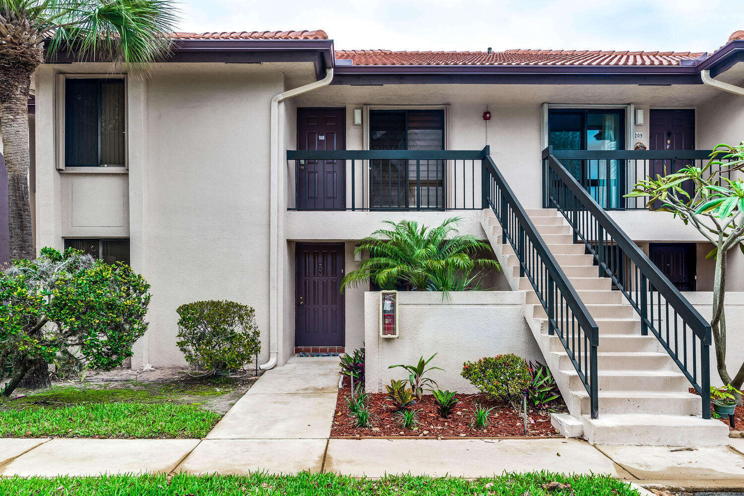 351 Club Circle, Unit 108 Boca Raton, FL 33487 - Photo 1 of 1 Must See Property