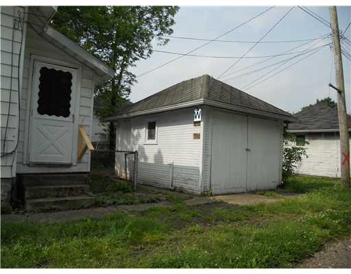 511 N Light Springfield, OH 45504 - Photo 2 of 8