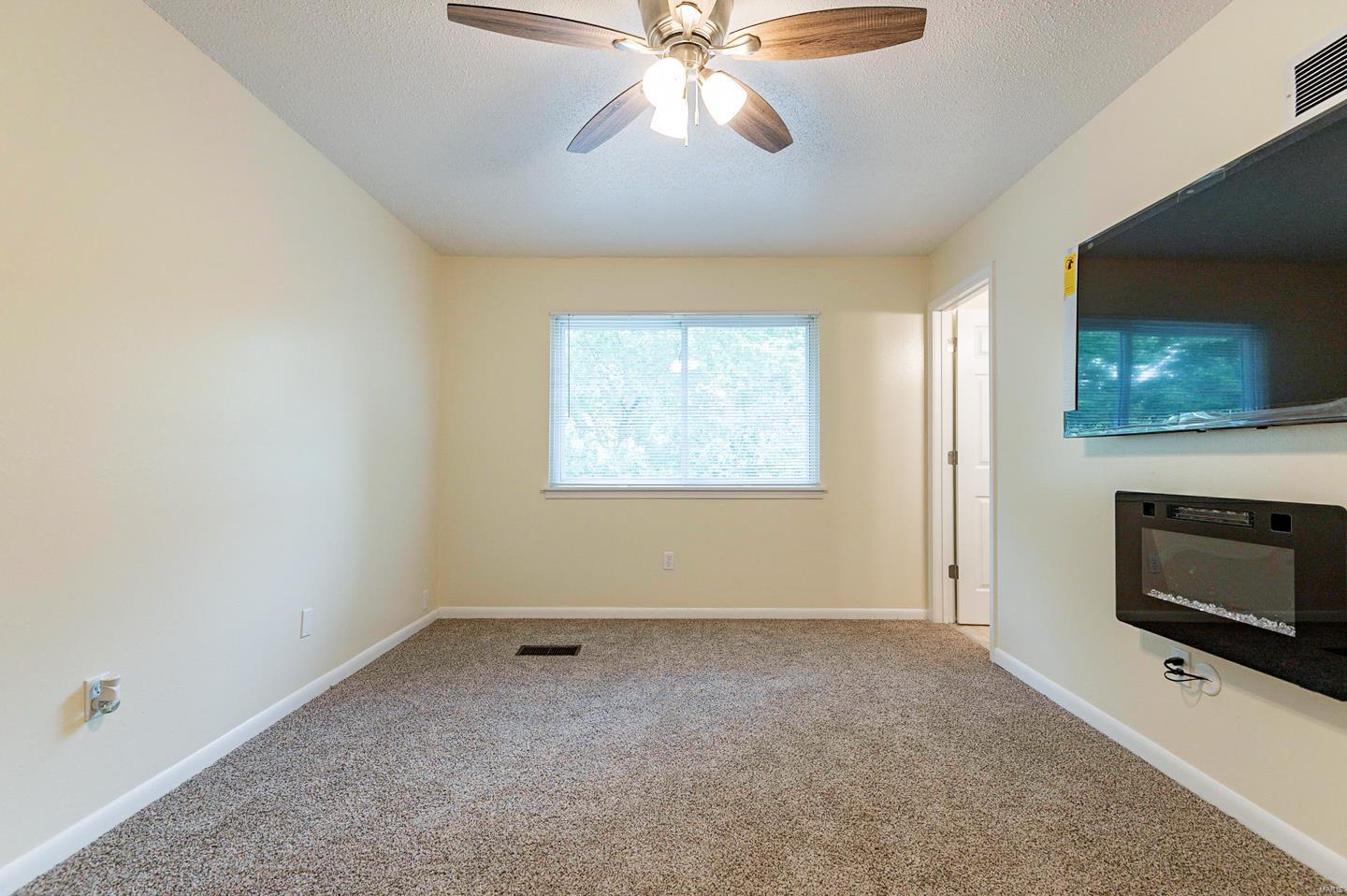 1244 Creve Coeur Mill Road St. Louis, MO 63146 - Photo 5 of 25