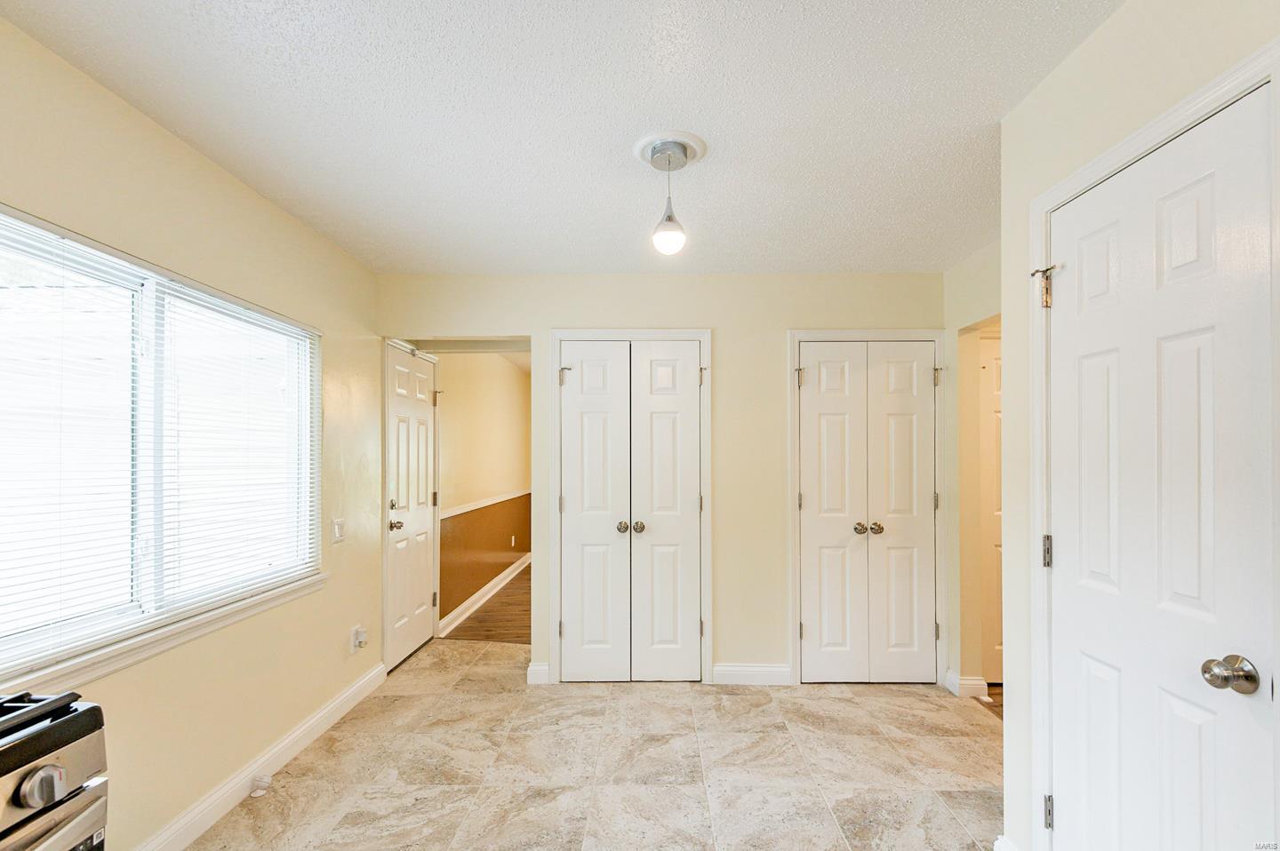 1244 Creve Coeur Mill Road St. Louis, MO 63146 - Photo 8 of 25