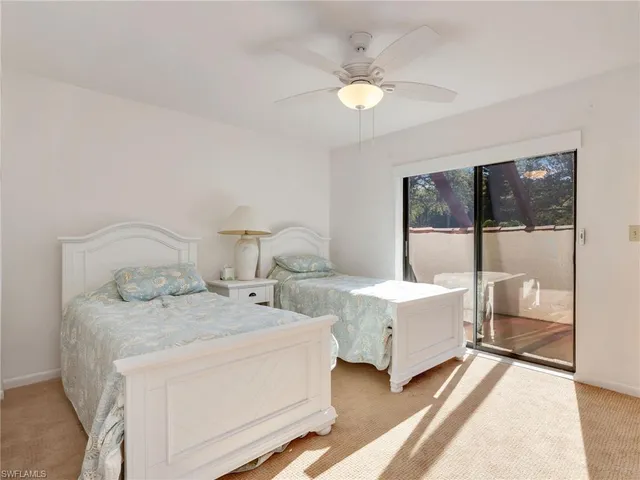 a en suite bathroom with sink and mirror