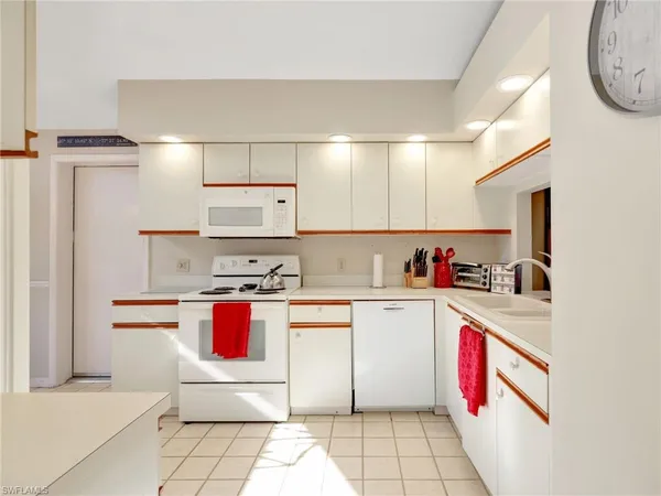 $369,900 | 355 Bay Forest Drive, Unit 3A, Naples, FL 34110