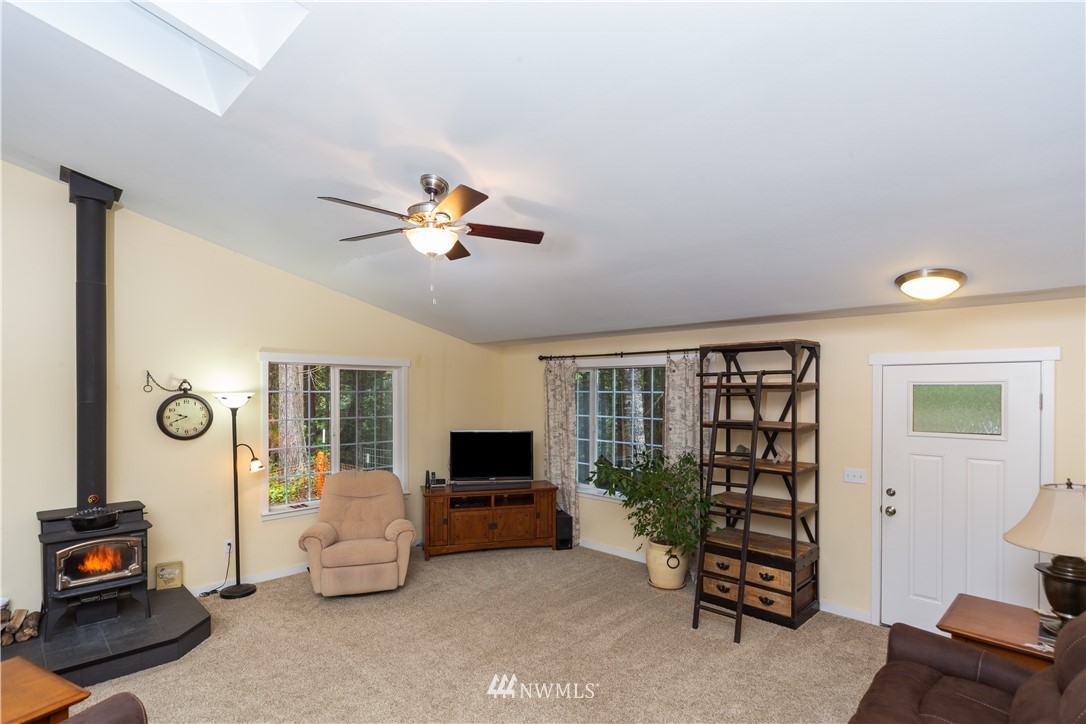 62 Chase Road Port Townsend, WA 98368 - Photo 3 of 40 Gallery Image 3
