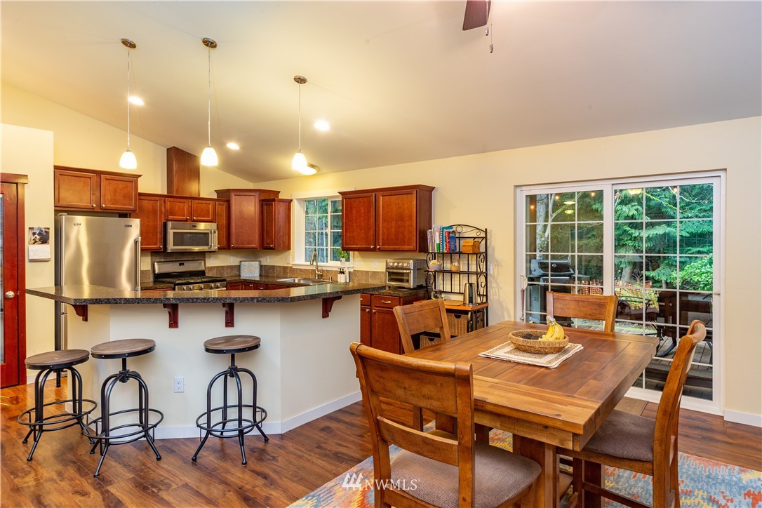 62 Chase Road Port Townsend, WA 98368 - Photo 9 of 40 Gallery Image 9