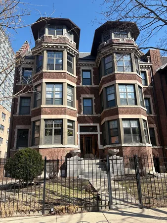 $630,000 | 5643 North Kenmore Avenue, Unit 2, Chicago, IL 60660