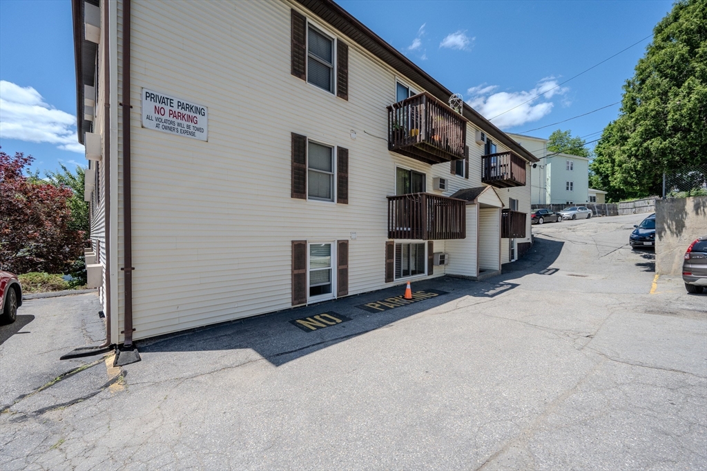 229 Vernon Street, Unit 3 Worcester, MA 01607 - Photo 2 of 10