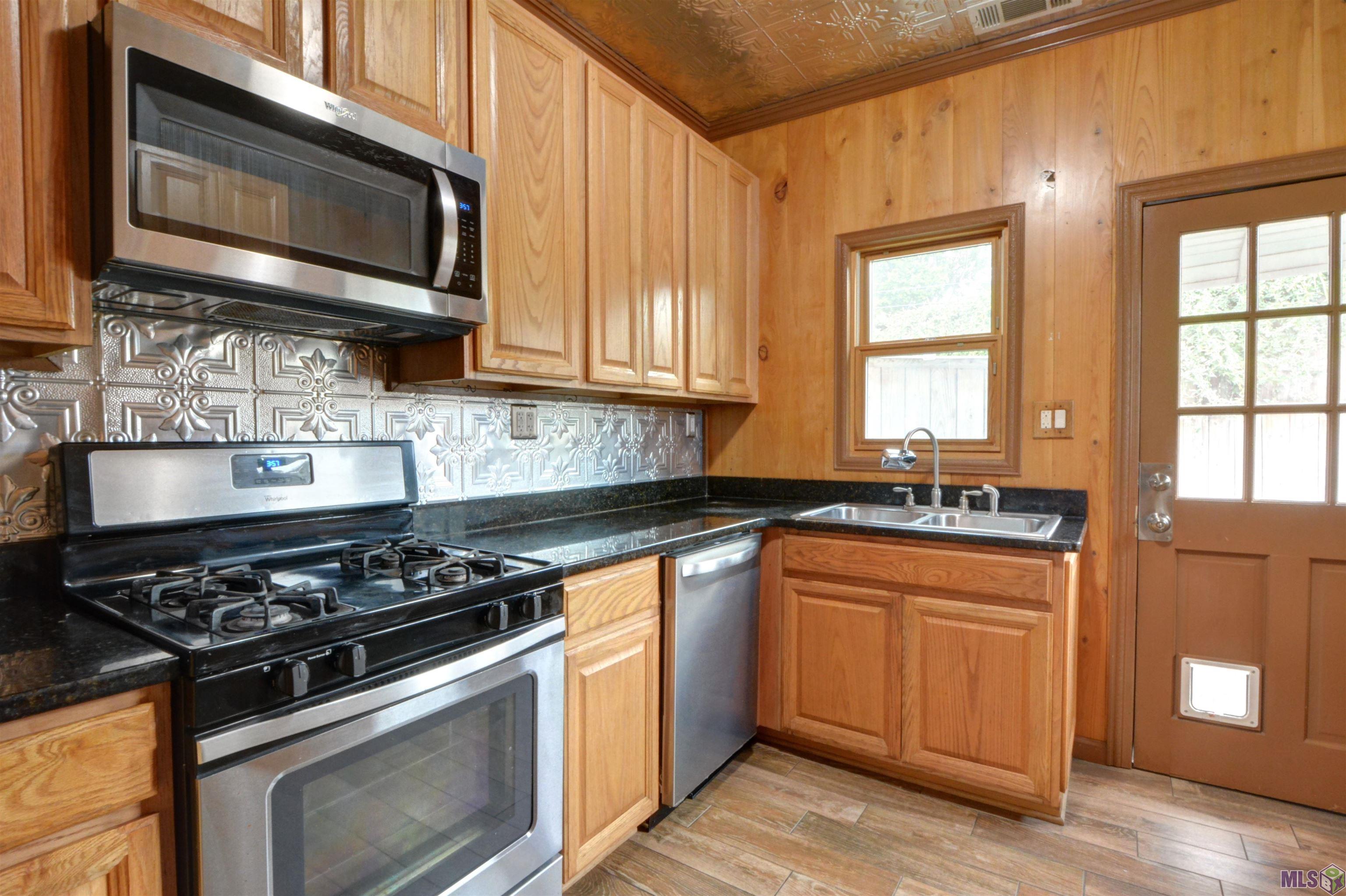 647 Bungalow Lane Baton Rouge, LA 70802 - Photo 11 of 25