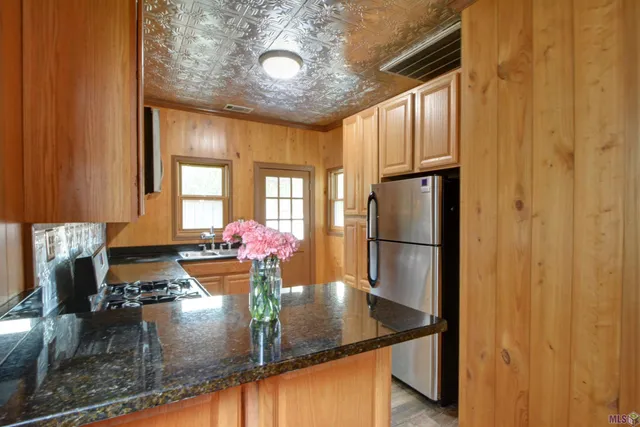 $219,900 | 647 Bungalow Lane, Baton Rouge, LA 70802