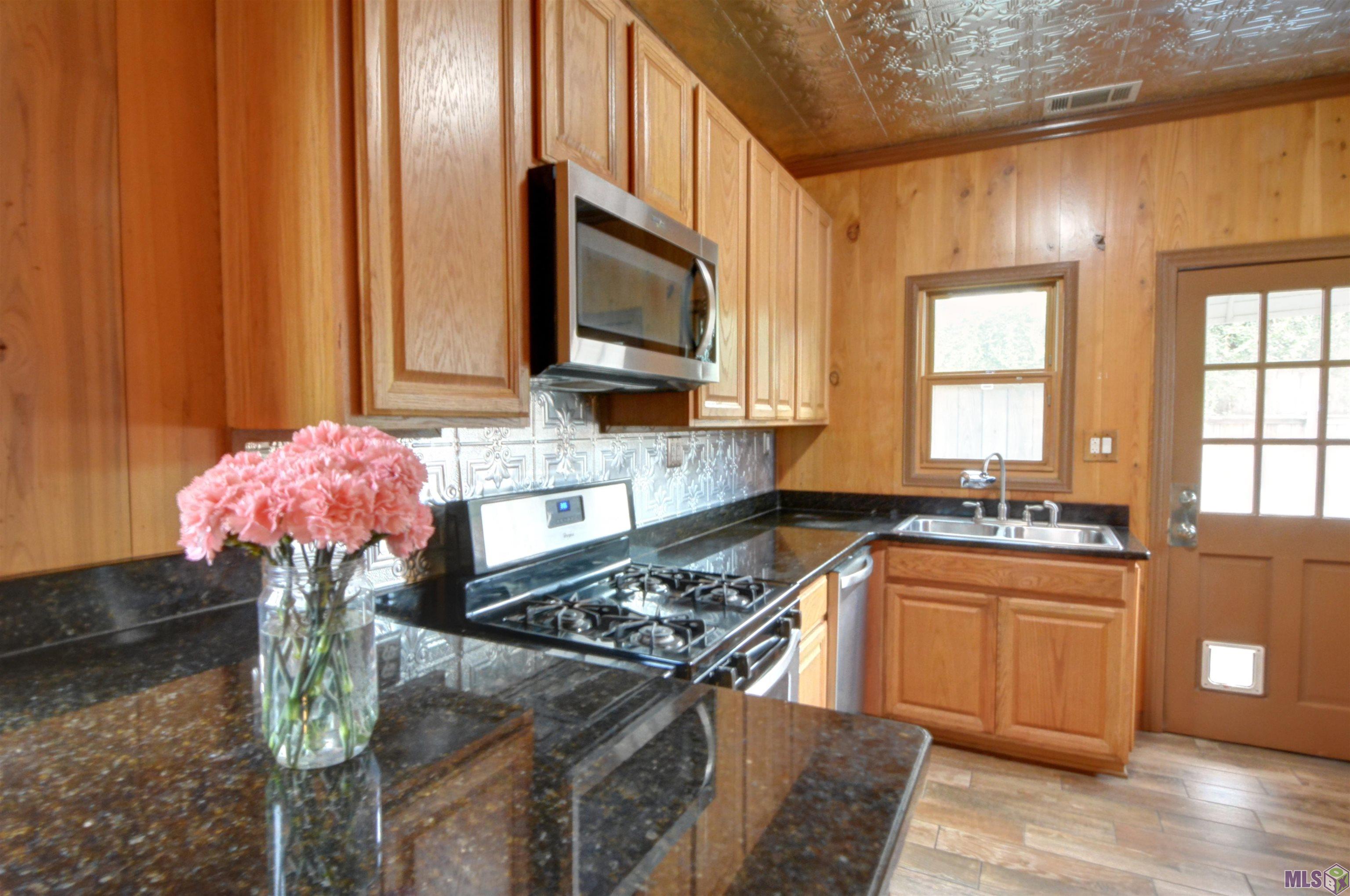 647 Bungalow Lane Baton Rouge, LA 70802 - Photo 10 of 25