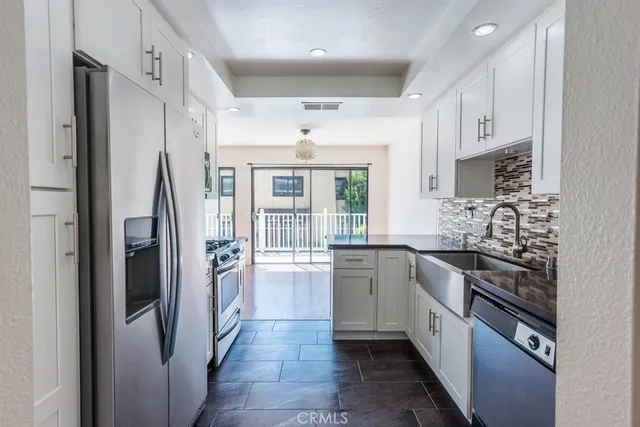 $3,400 | 18452 Lemarsh Street, Unit 48, Northridge, CA 91325