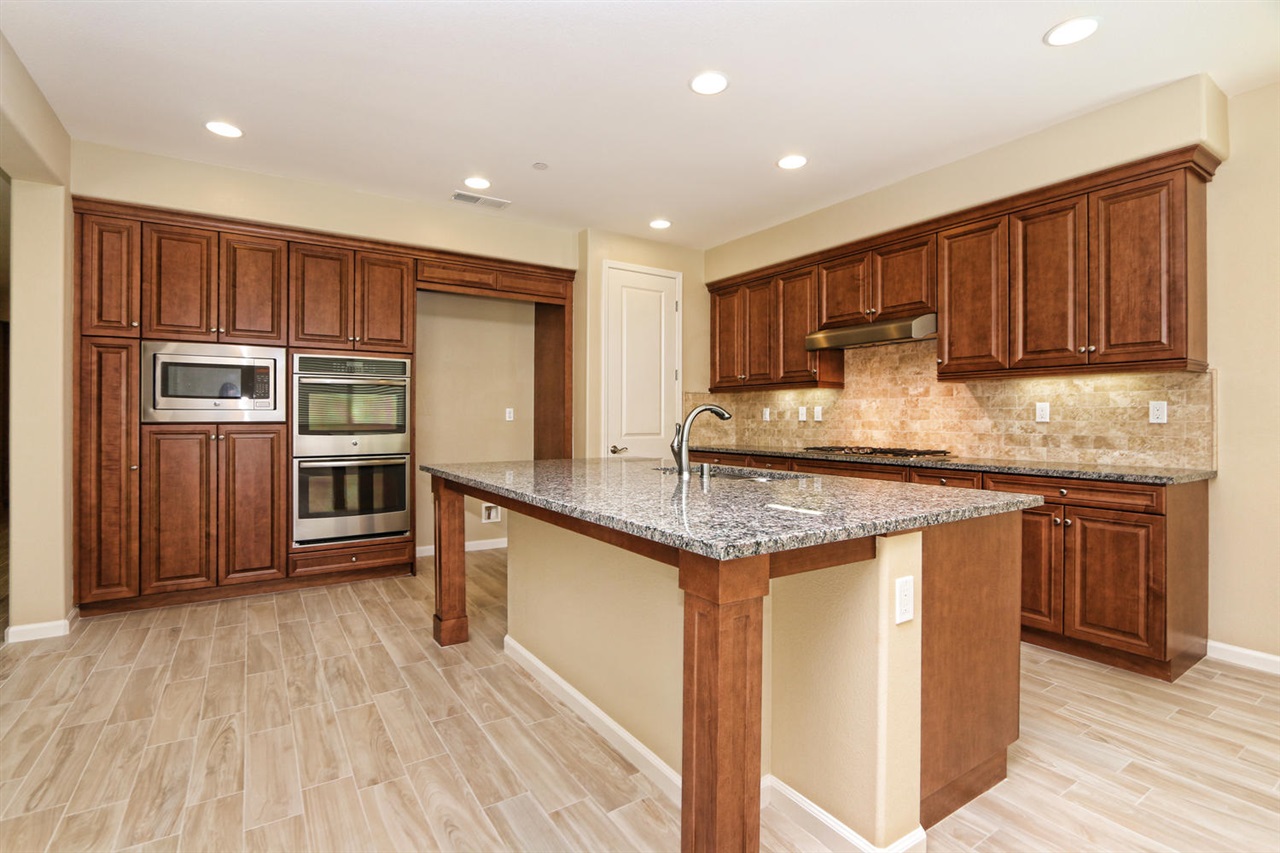 5785 Rancho Del Caballo Bonsall, CA 92003 - Photo 4 of 23