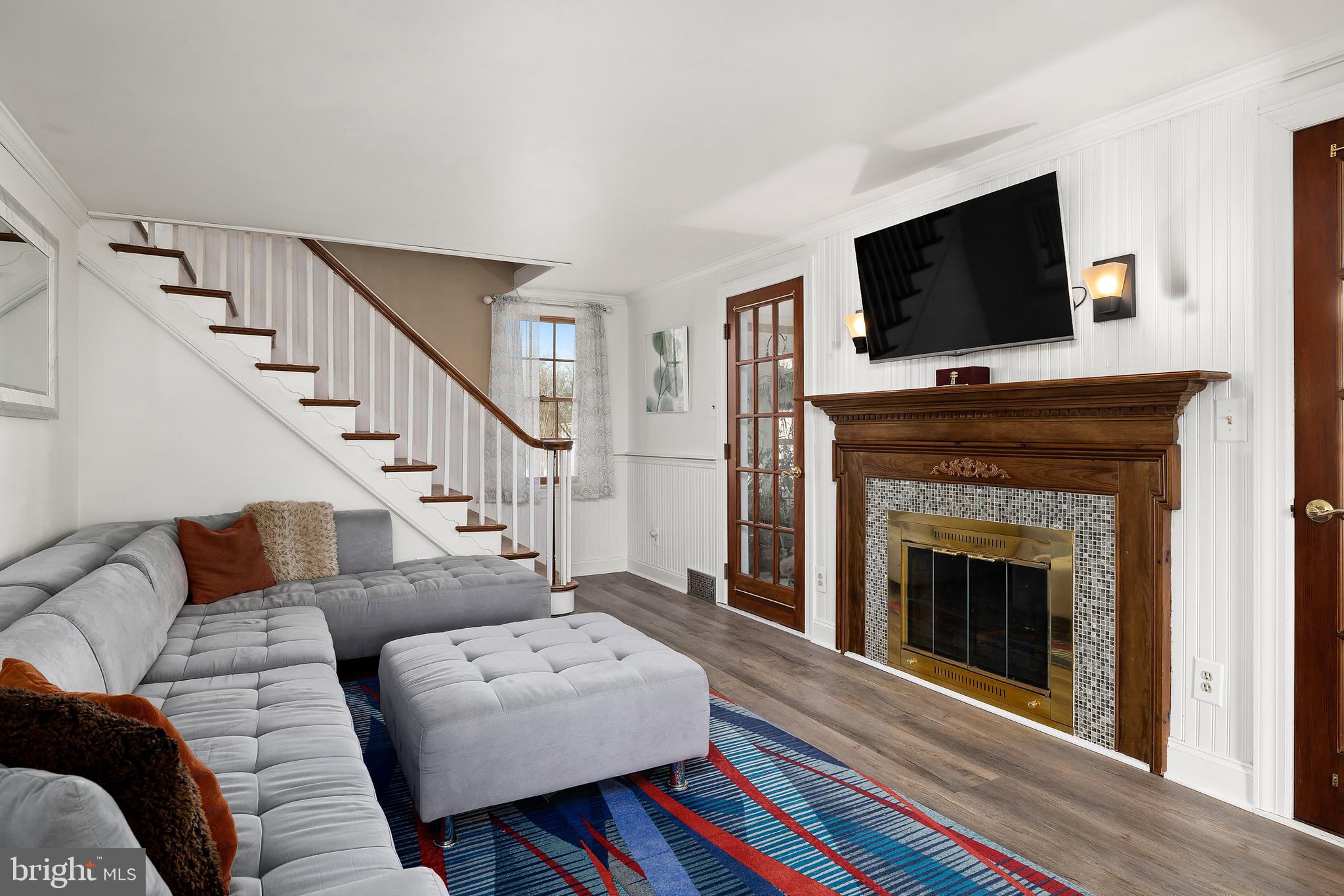 311 Henry Street Riverside, NJ 08075 - Photo 7 of 32 Living Room