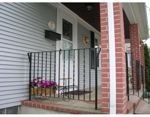 25 Bateswell Road Boston, MA 02124 - Photo 3 of 10 Gallery Image 3